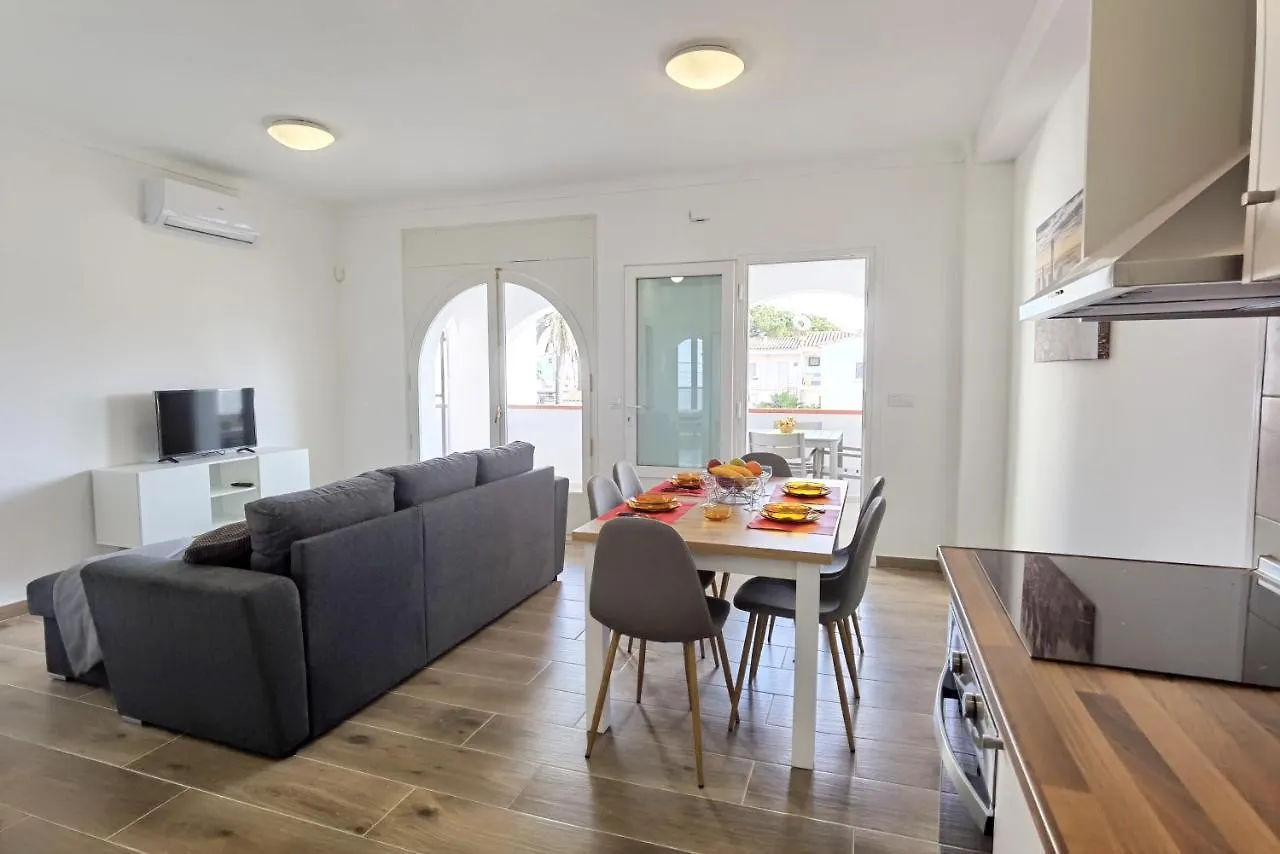 Leon Inmo Apartment Dana - 15770 Empuriabrava