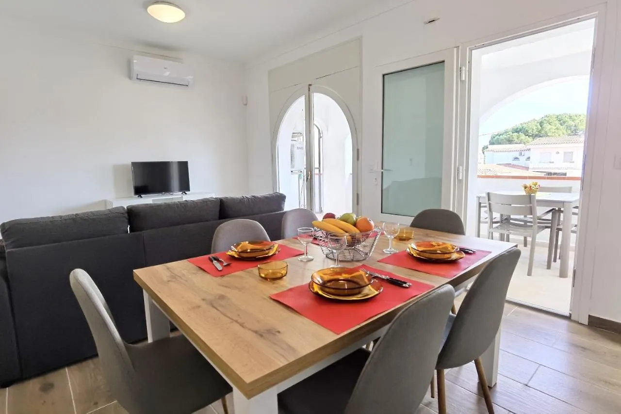 Leon Inmo Apartment Dana - 15770 Empuriabrava 0*,