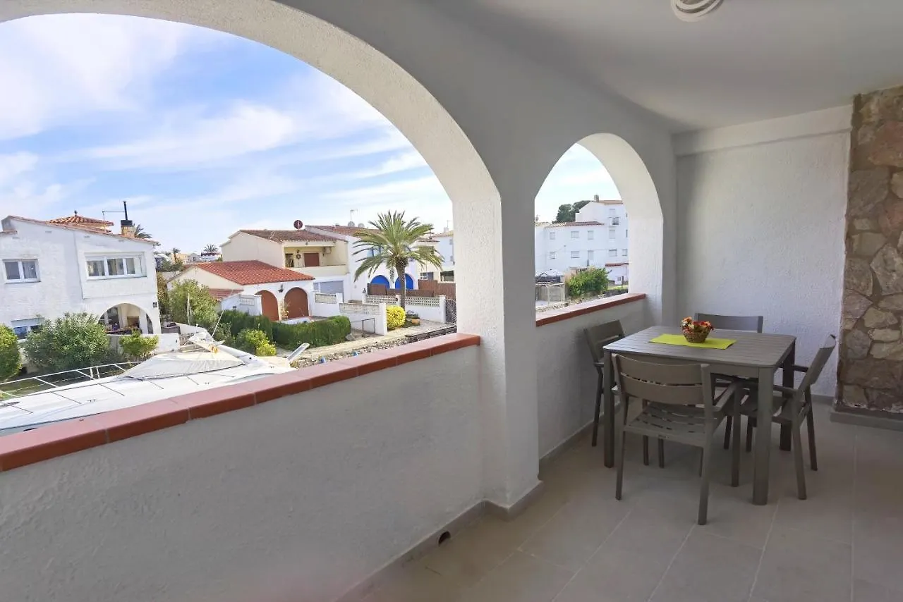 Leon Inmo Apartment Dana - 15770 Empuriabrava