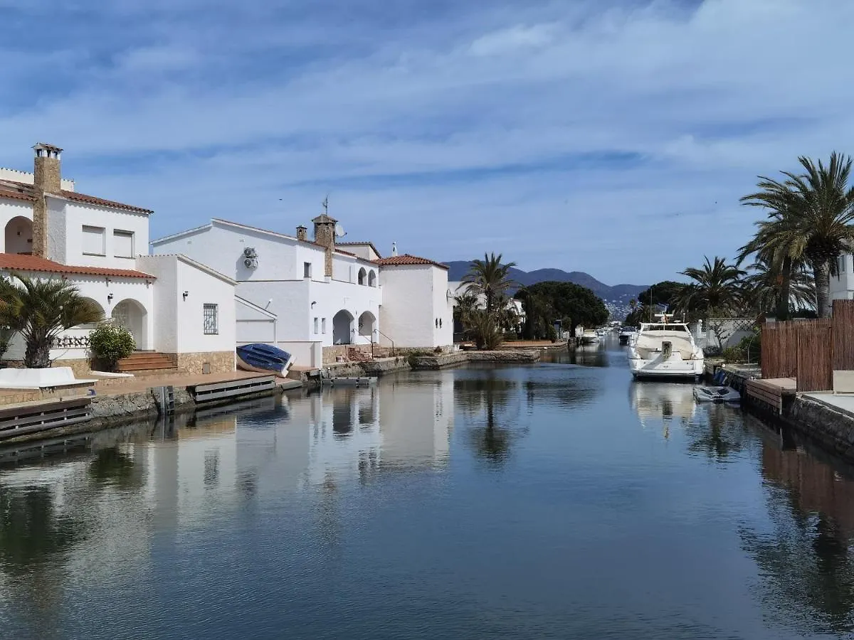 Leon Inmo Apartment Dana - 15770 Empuriabrava Spanje